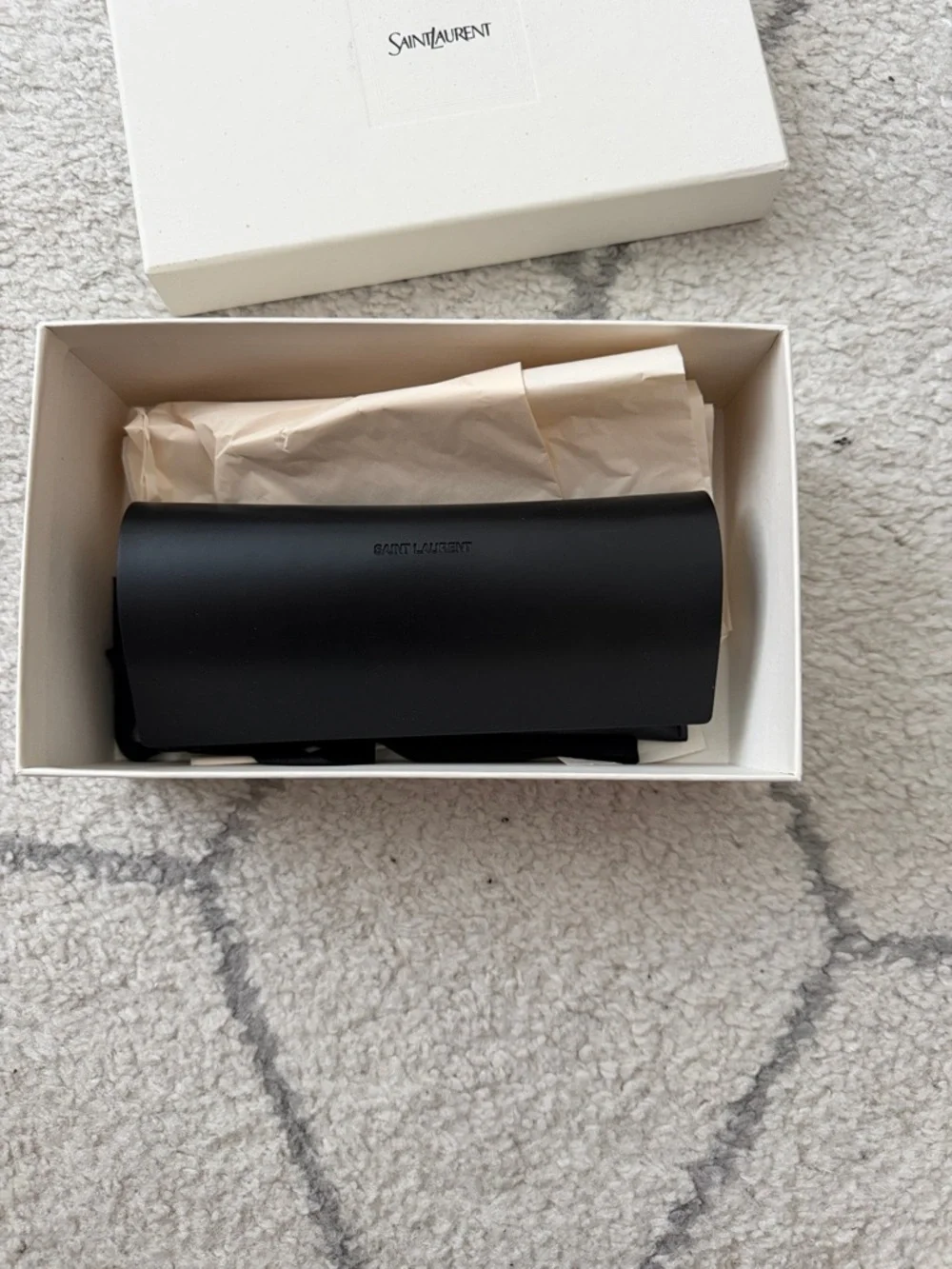 Saint Laurent oval Black sunglasses with original box and leather case - Picture 4 of 5